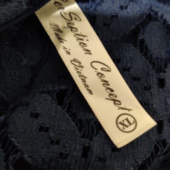 Per Seption Concept XL Navy Blue Lace Crochet Open Back Blouse Sheer Floral Chic - Picture 5 of 6